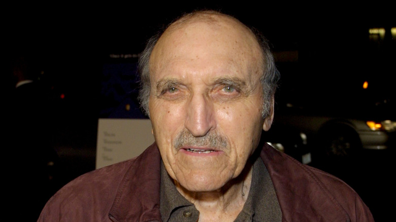 Len Lesser attends a 2001 movie premiere