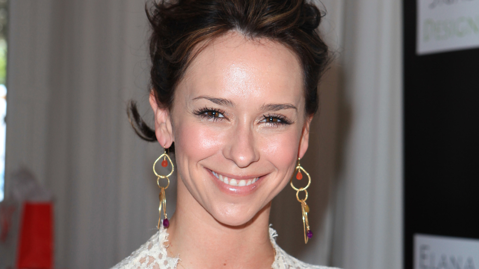 Everything Jennifer Love Hewitt Has Said About Those Plastic Surgery Rumors