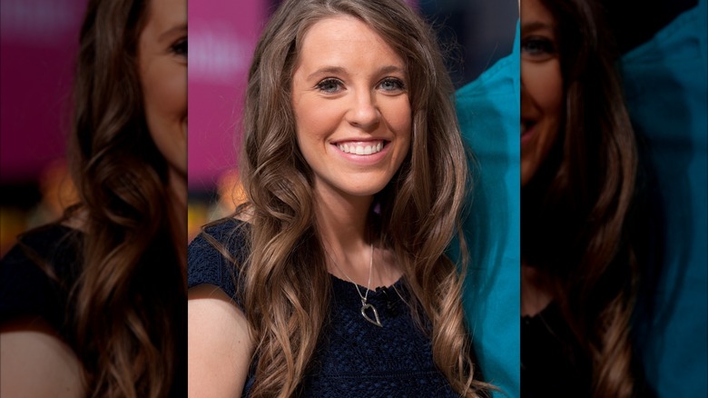 Jill Duggar Dillard poses on the set of "Extra"