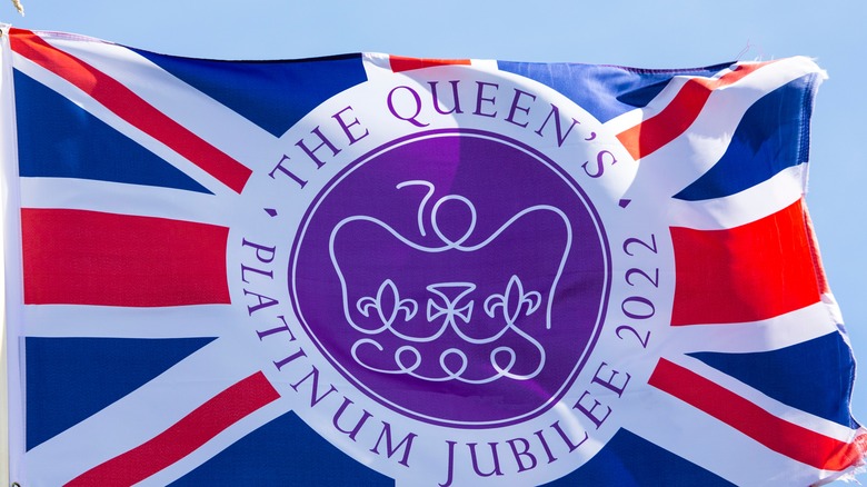 God Save the Queen's Royal Warrant Holders