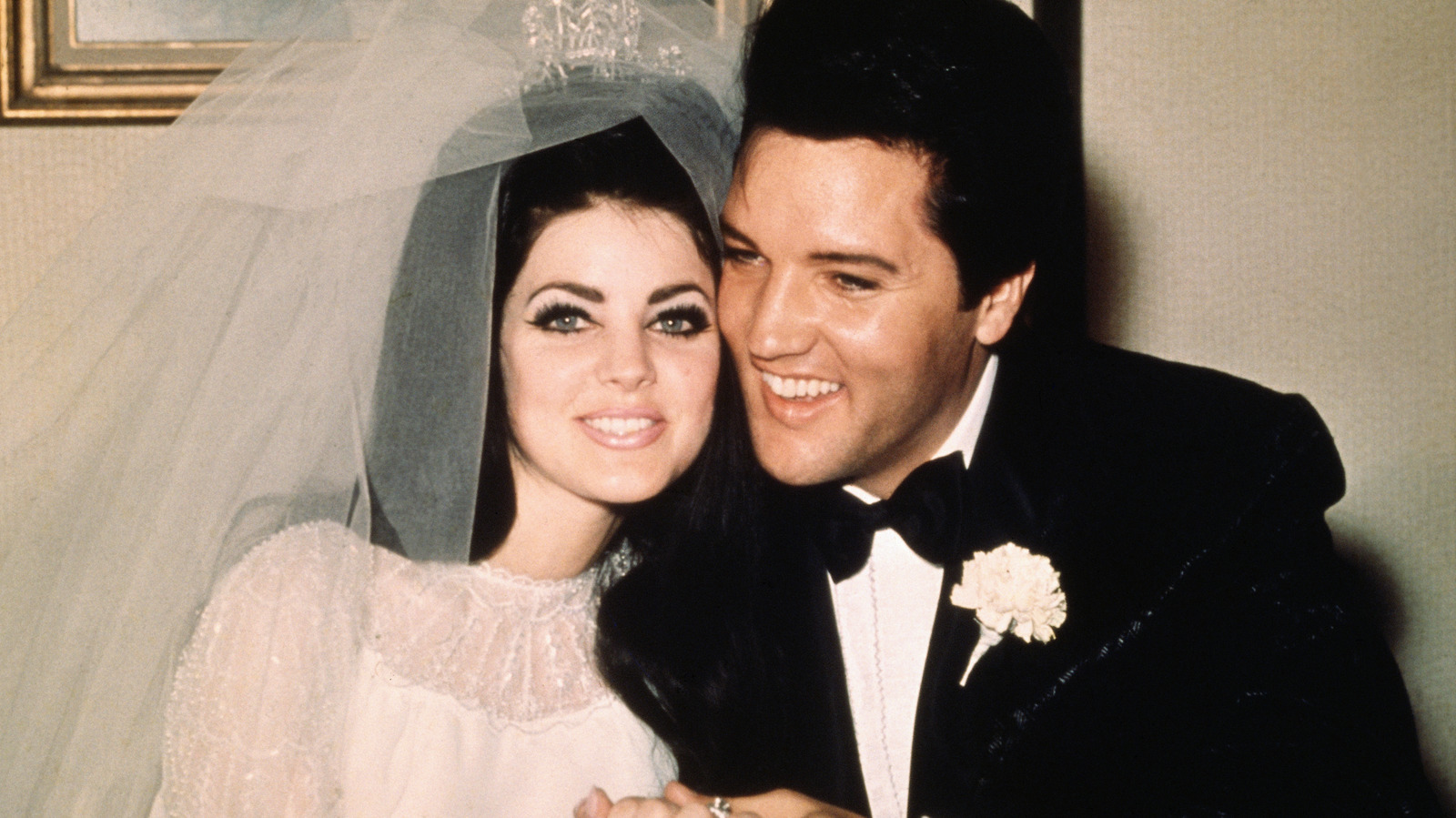 エルヴィスとプリシラ・プレスリーの離婚について私たちが知っていることすべて