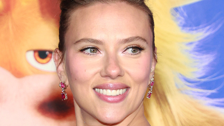 Scarlett Johansson smiling at Sing 2 Premiere event 