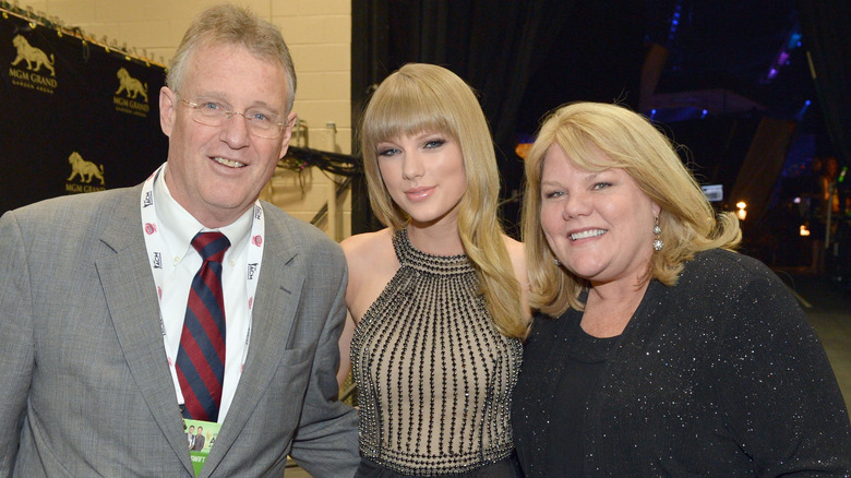 Taylor Swift with her parents Scott and Andrea 
