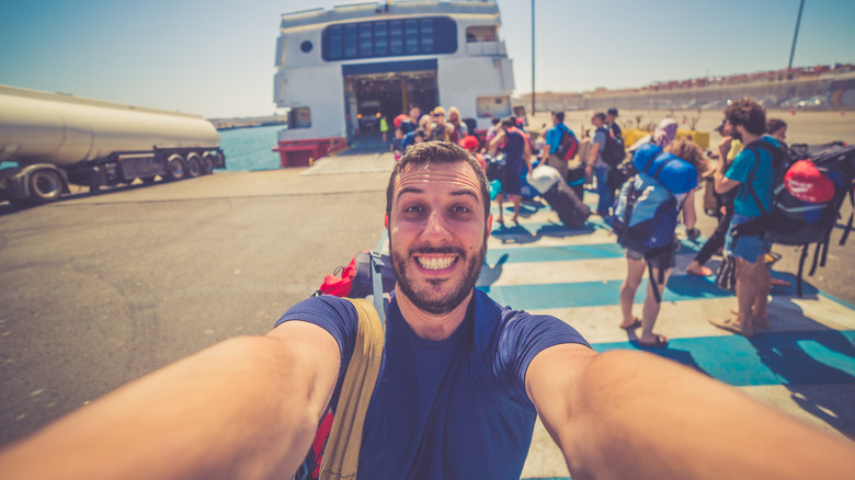 solo cruiser taking a selfie