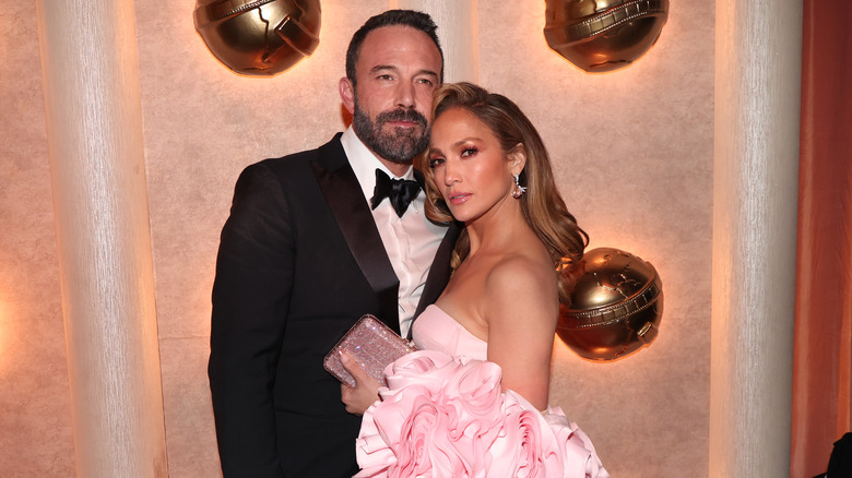 Ben Affleck and Jennifer Lopez posing together at the Golden Globes