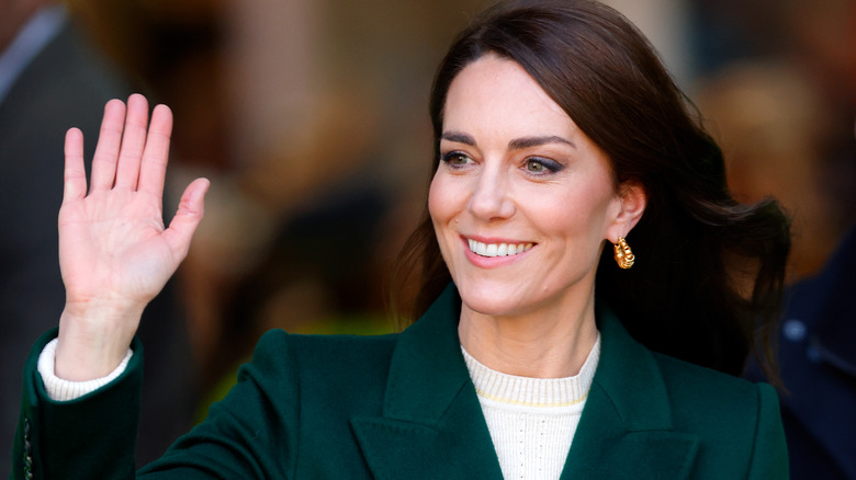 Kate Middleton waving