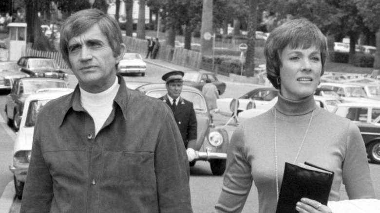 Julie Andrews walking with Blake Edwards