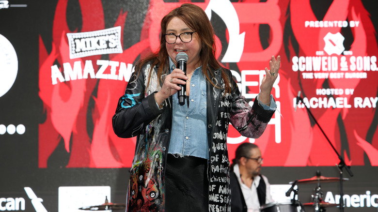 Rachael Ray speaking into microphone