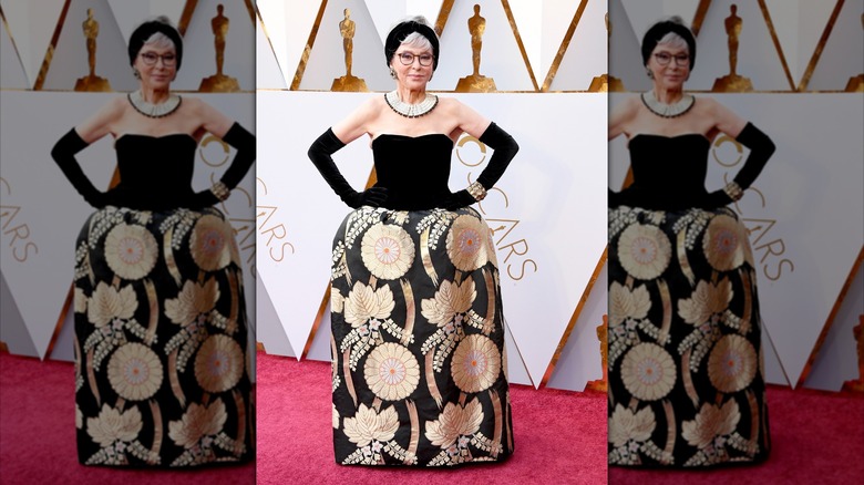 Rita Moreno posing at the Oscars in 2018