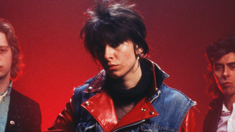 Chrissie Hynde posing with The Pretenders in 1979