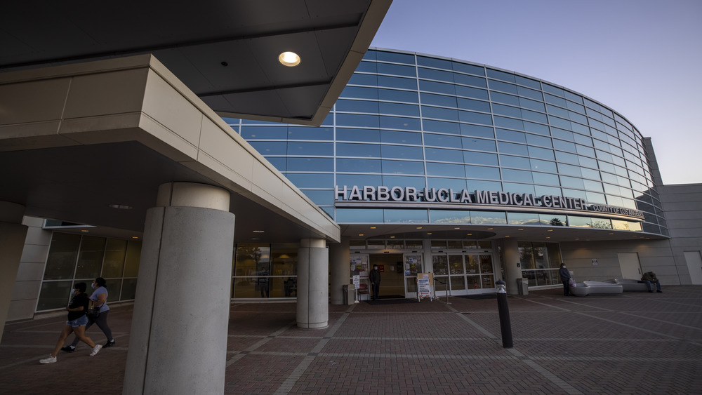 Outside shot of Harbor-UCLA Medical Center