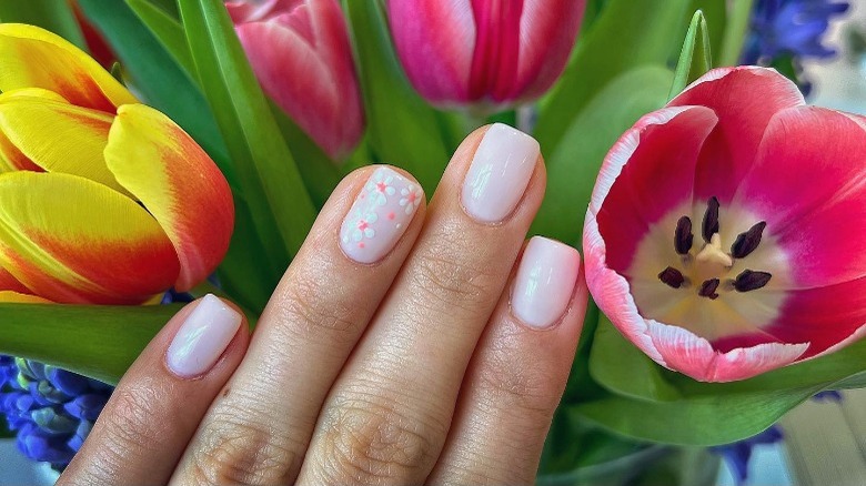 52 Cute Floral Nail Art Designs : Cute Little Floral Design