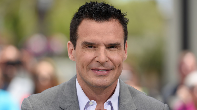 Antonio Sabàto Jr. slightly smiling