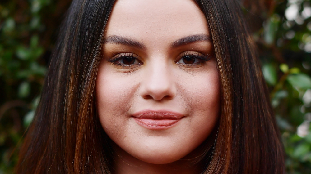 Selena Gomez, close-up