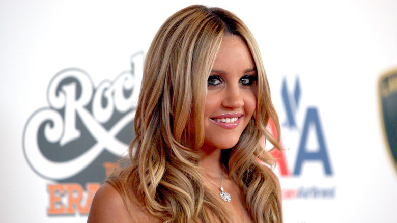 Amanda Bynes smiling at event