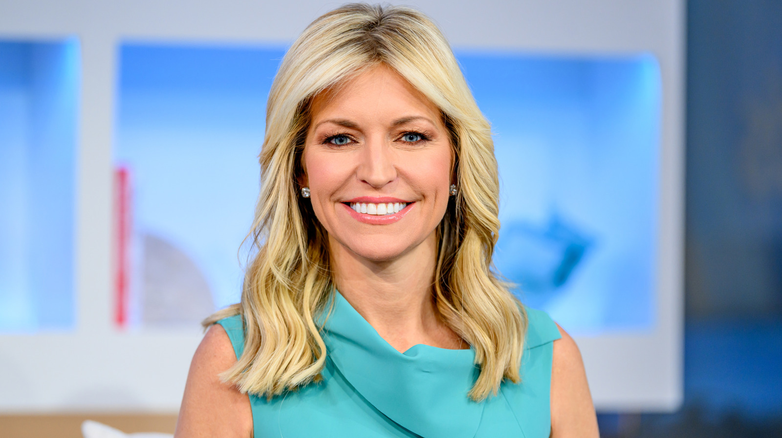 <a href="https://www.thelist.com/1785410/ainsley-earhardt-young-unrecognizable-throwback-past-photos/" target="_blank">Fox News’ Ainsley Earhardt Looks Unrecognizable In Throwback Photos From Her Youth</a>
