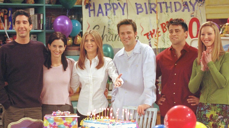 Cast of 'Friends' smiling