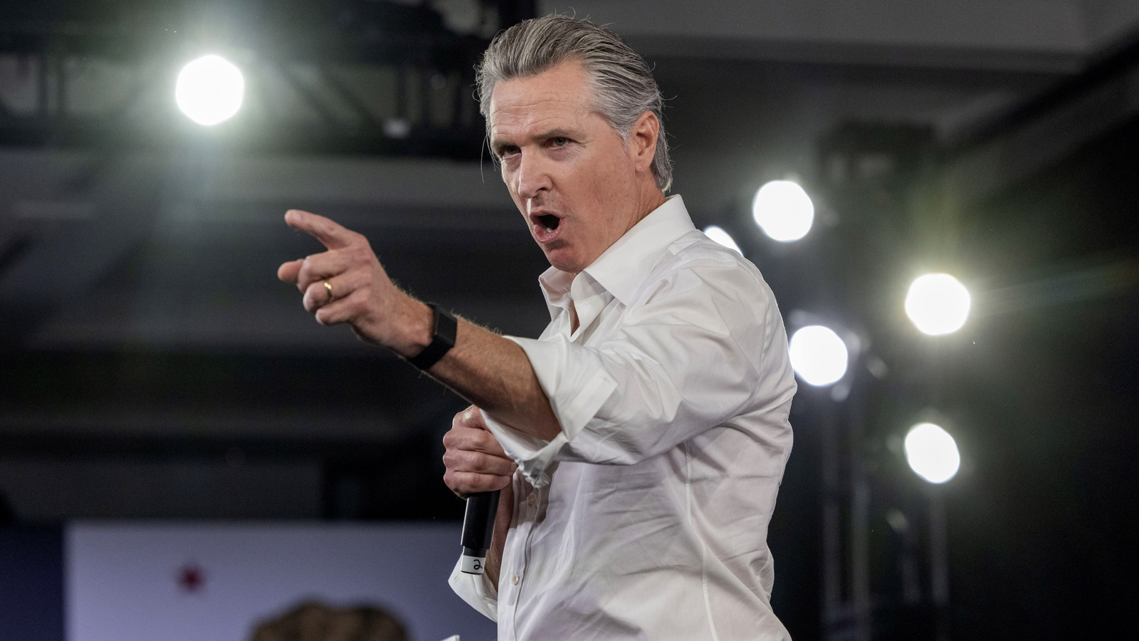<a href="https://www.thelist.com/2016576/gavin-newsom-fox-news-jesse-watters-petty-feud/" target="_blank">Gavin Newsom’s Feud With Fox News Anchor Jesse Watters Is Packed With Pettiness</a>
