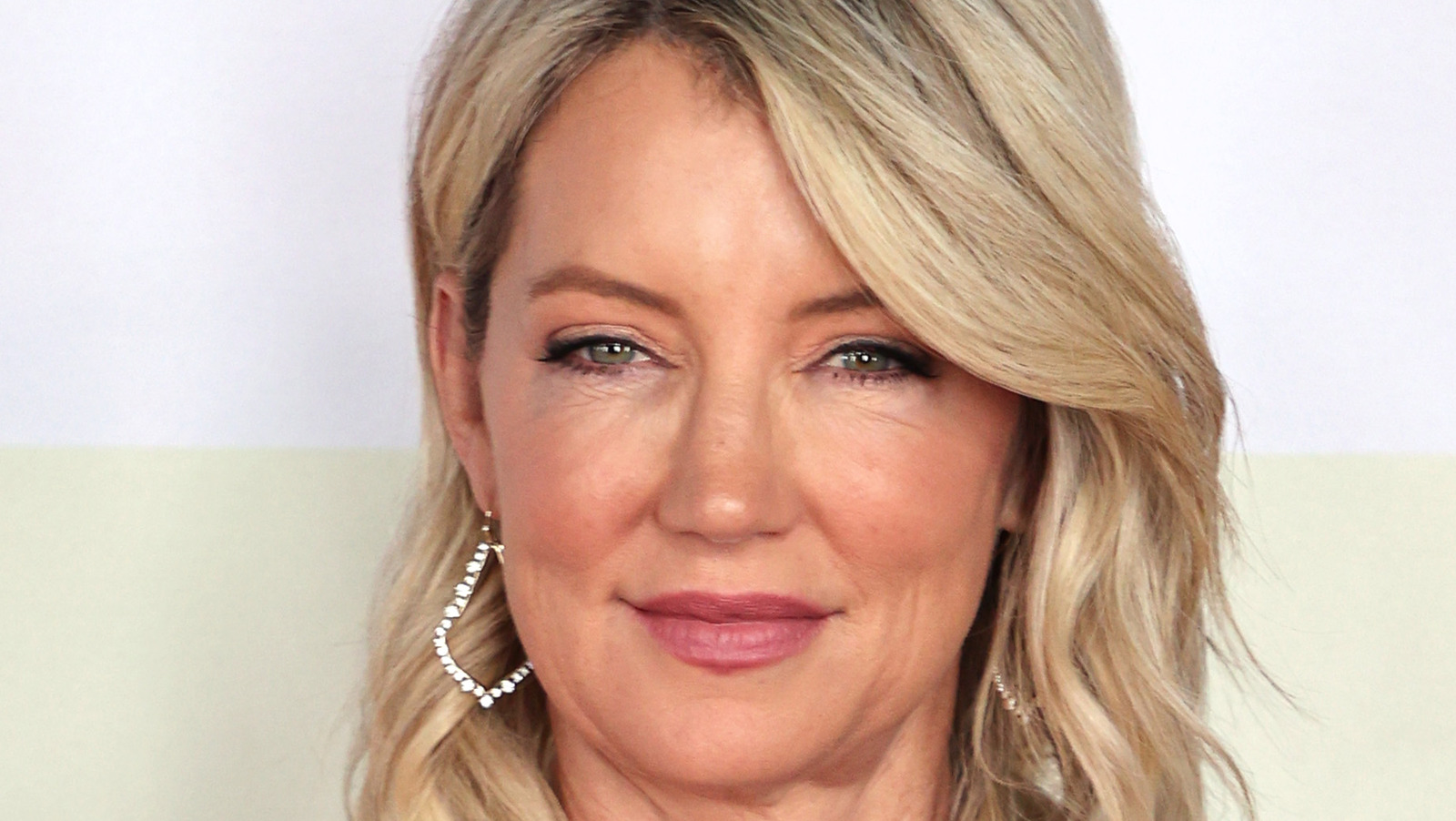 Basic Hospital's Cynthia Watros Weighs In On All Her Soap Roles | l intro 1653440784