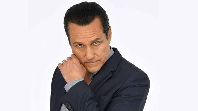 General Hospital's Maurice Benard posing