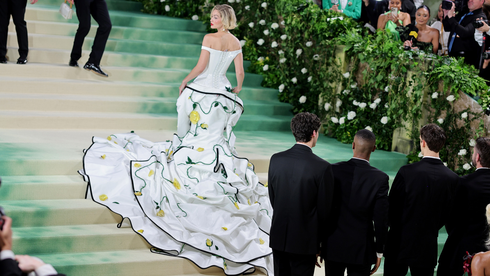 Gigi Hadid dons an uncharacteristic look at 2025 Met Gala