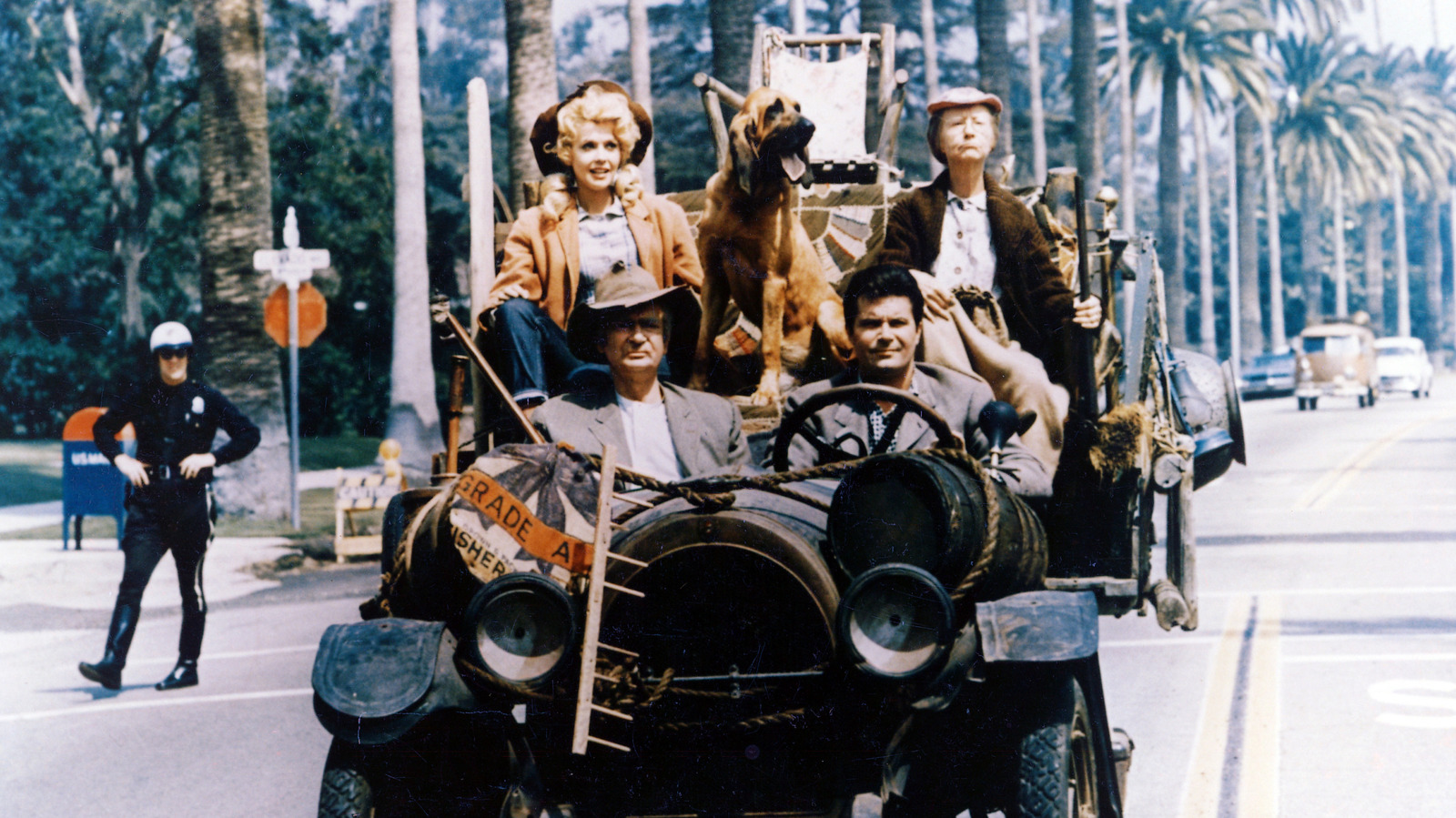 Glamorous Throwback Photos Of The Beverly Hillbillies Cast From The '60s