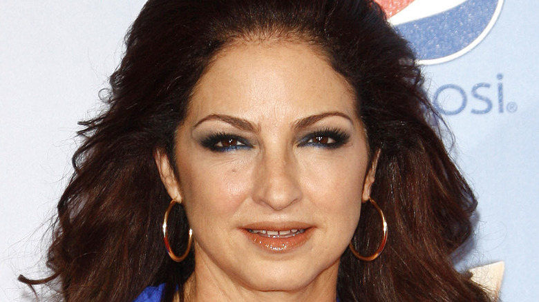 Gloria Estefan smiling on red carpet