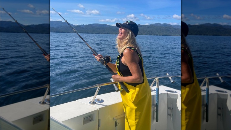 Goldie Hawn fishing