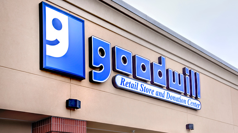 Goodwill store sign