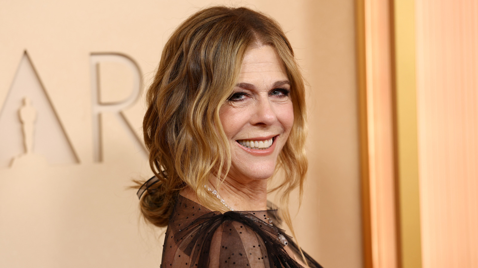 Gorgeous Throwback Photos Of Tom Hanks' Longtime Love Rita Wilson From The '80s