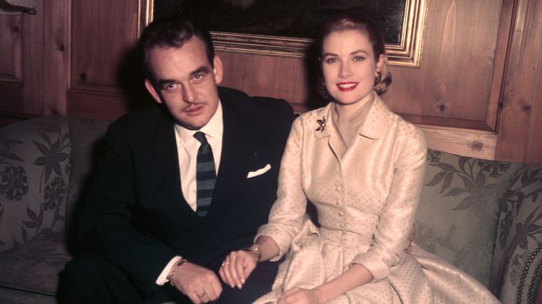  Grace Kelly and Prince Rainier smiling