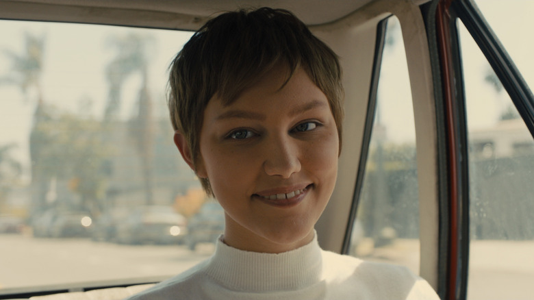 Grace VanderWaal playing Stargirl