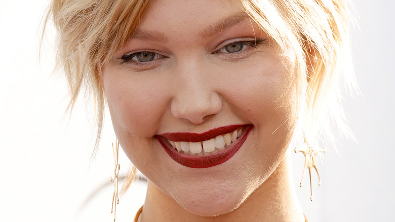 Grace VanderWaal smiling on red carpet