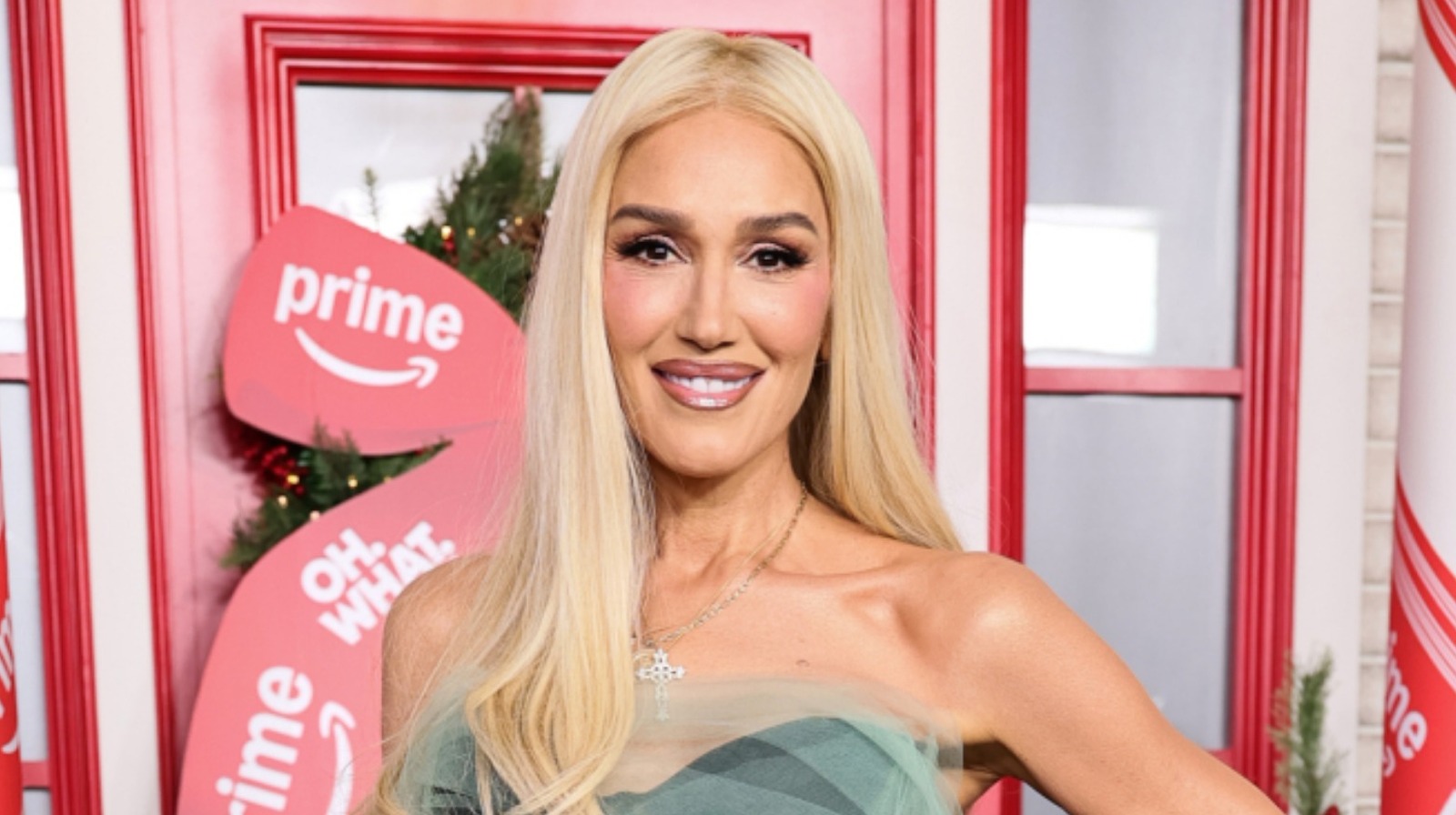 <a href="https://www.thelist.com/2043619/gwen-stefani-plastic-surgery-mar-a-lago-face-in-making/" target="_blank">Gwen Stefani Has A Mar-A-Lago Face In The Making & People Are Noticing</a>