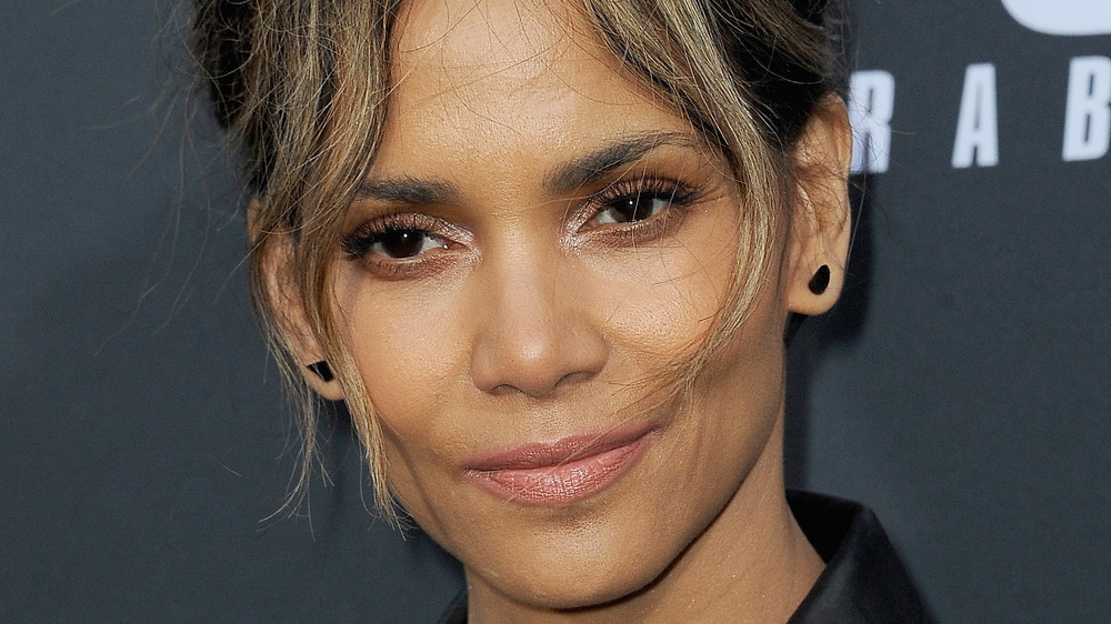 Halle Berry posing at movie premiere