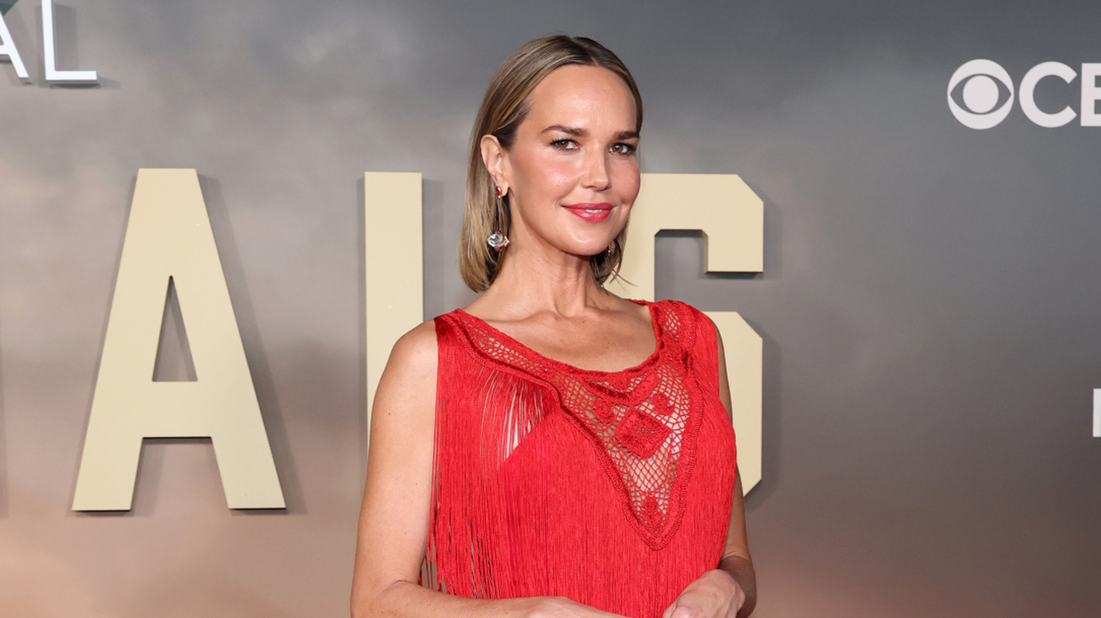 <a href="https://www.thelist.com/2195222/arielle-kebbel-best-short-hair-looks-over-the-years/" target="_blank">Hallmark Star Arielle Kebbel’s Best Short Hair Looks Over The Years</a>