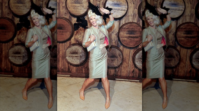 Lori Loughlin dressed like Tippi Hedren in "The Birds."