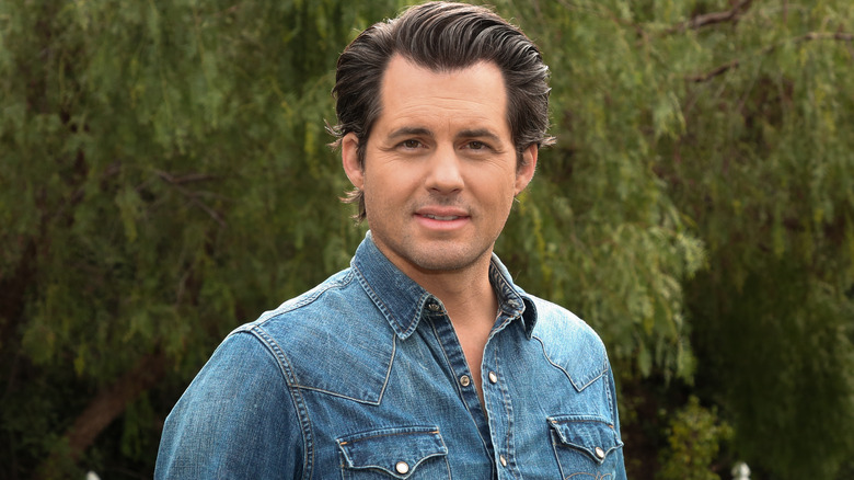 Kristoffer Polaha posing