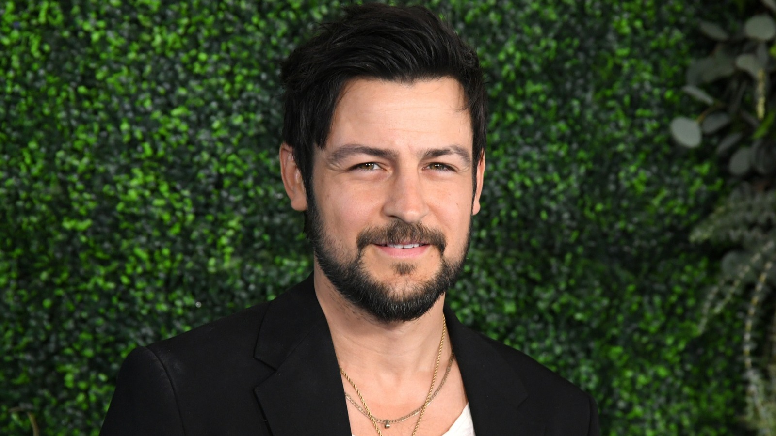 Hallmark's Tyler Hynes Describes His Criteria For The Perfect First Date Hallmark's Tyler Hynes Describes His Criteria For The Perfect First Date