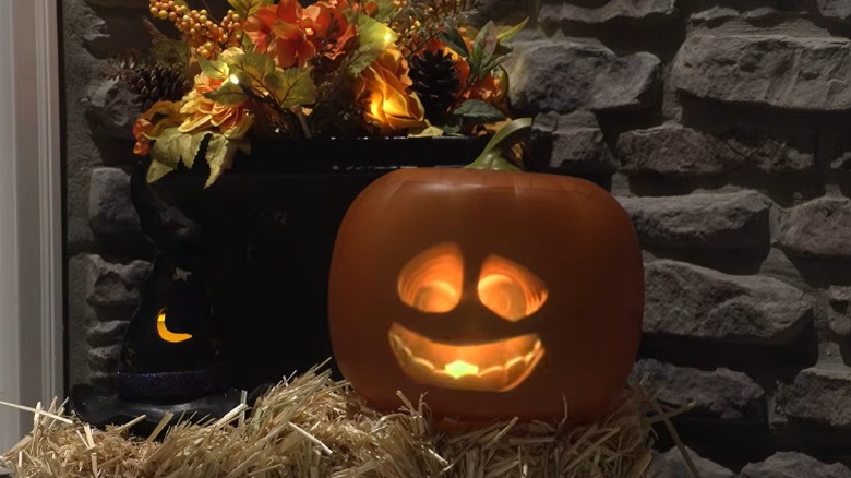 Jabberin' Jack Pumpkin and fall decor