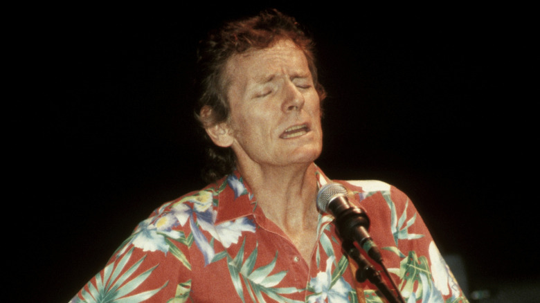 Gordon Lightfoot performing in Hawaiian shirt, 1991