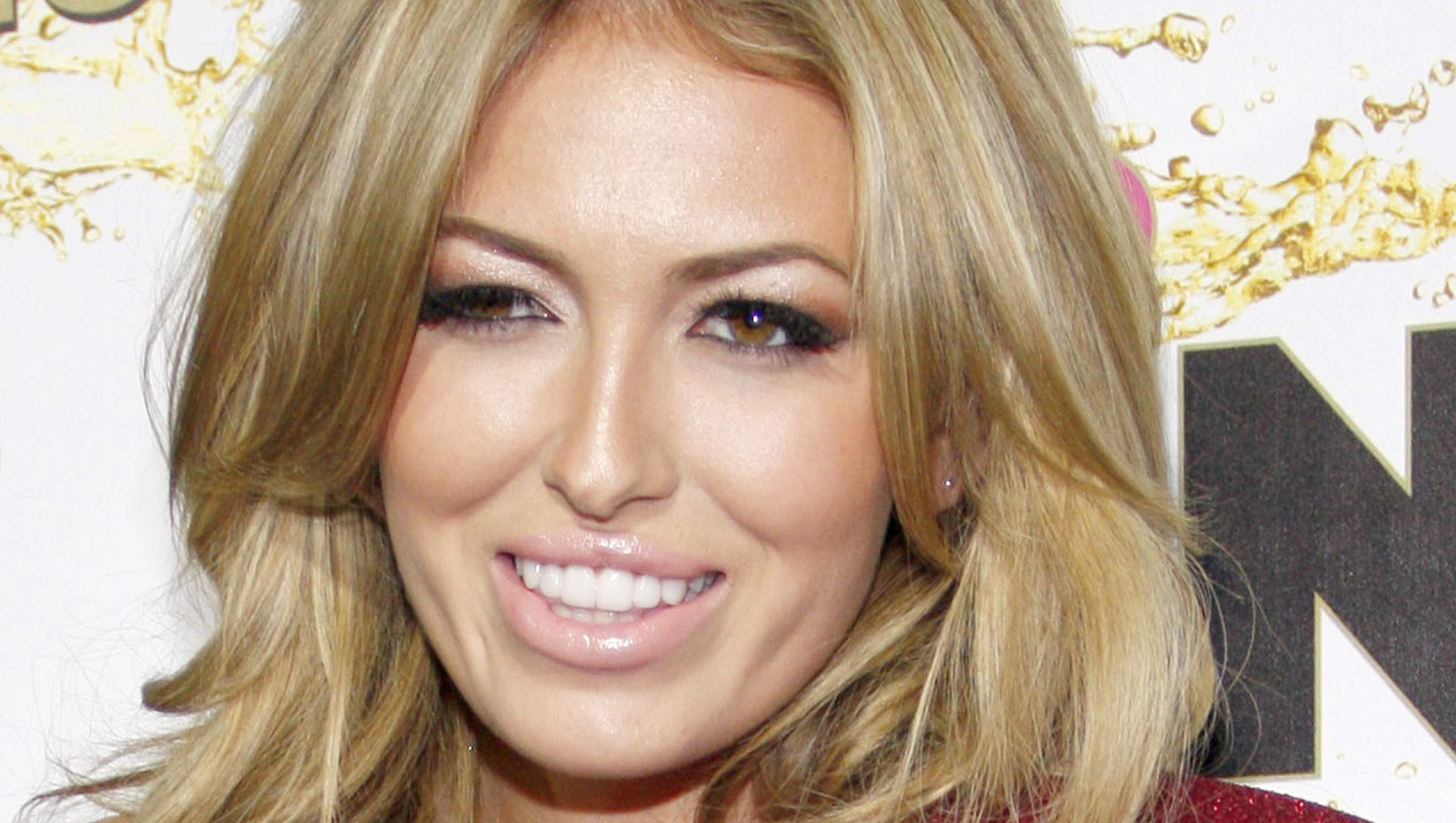 Here's Everything We Know About Paulina Gretzky's Future Wedding To(01)