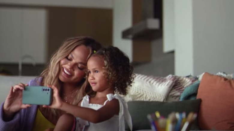 Chrissy Teigen and Luna in VRBO commercial