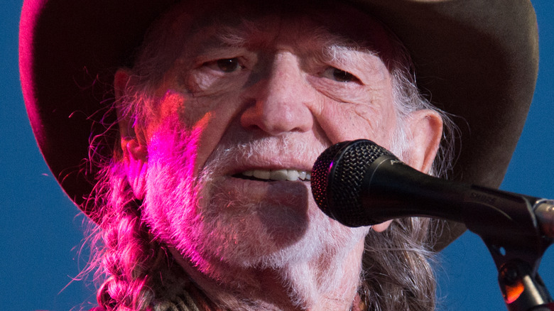 Willie Nelson singing