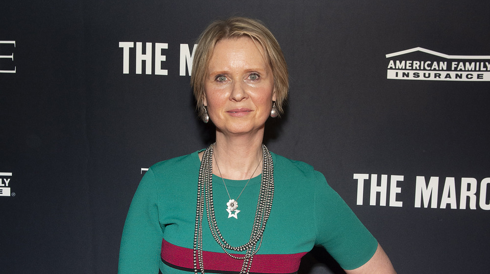 Cynthia Nixon posing on red carpet