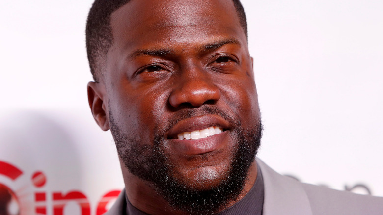kevin hart smiles