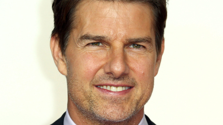 is tom cruise really 5 4