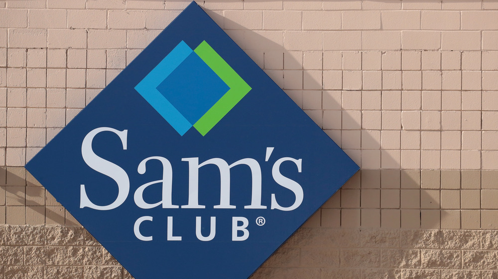 A Sam's Club storefront sign