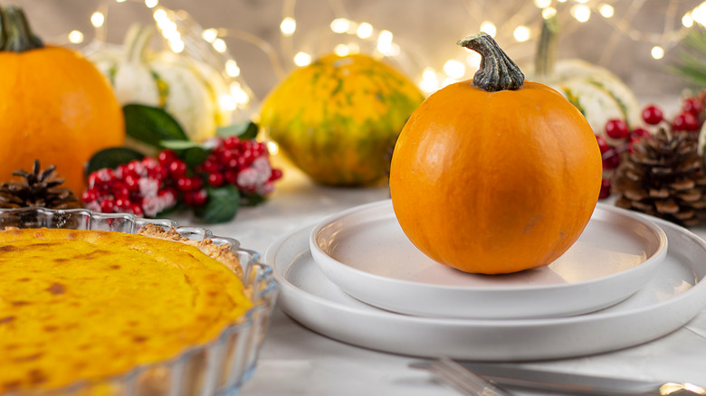 Thanksgiving table