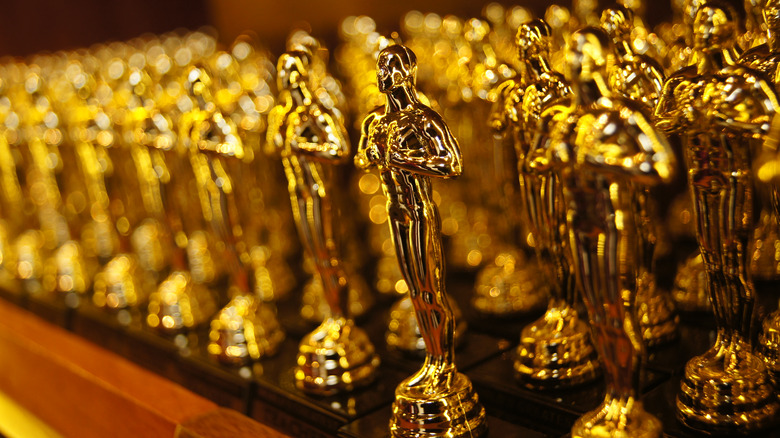 Oscar statuettes lined up